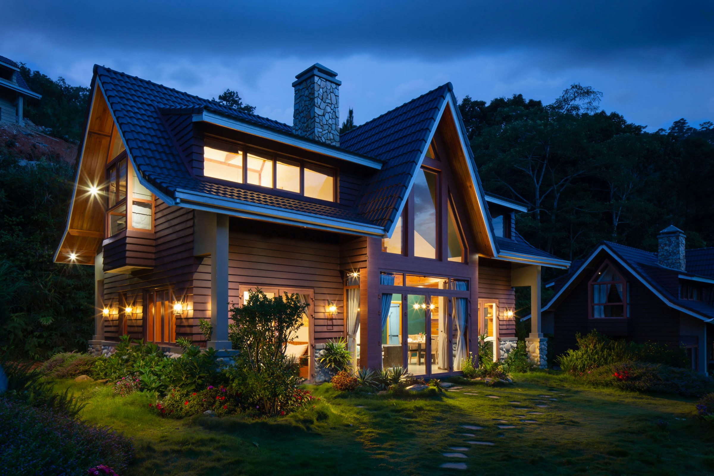 Luxury two-story house in the forest — Azmina Luxe Design Philadelphia